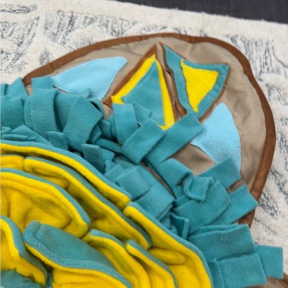Shy Coyote Pets Teal and Yellow Treat Find Dog Toy Mat - Picture 7 of 8